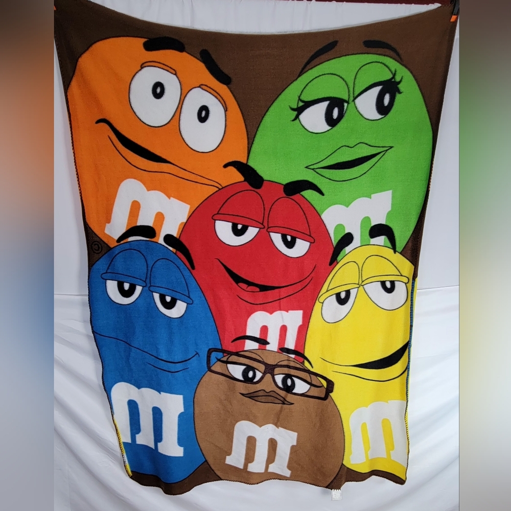 M&M'S Colorful Character Blanket